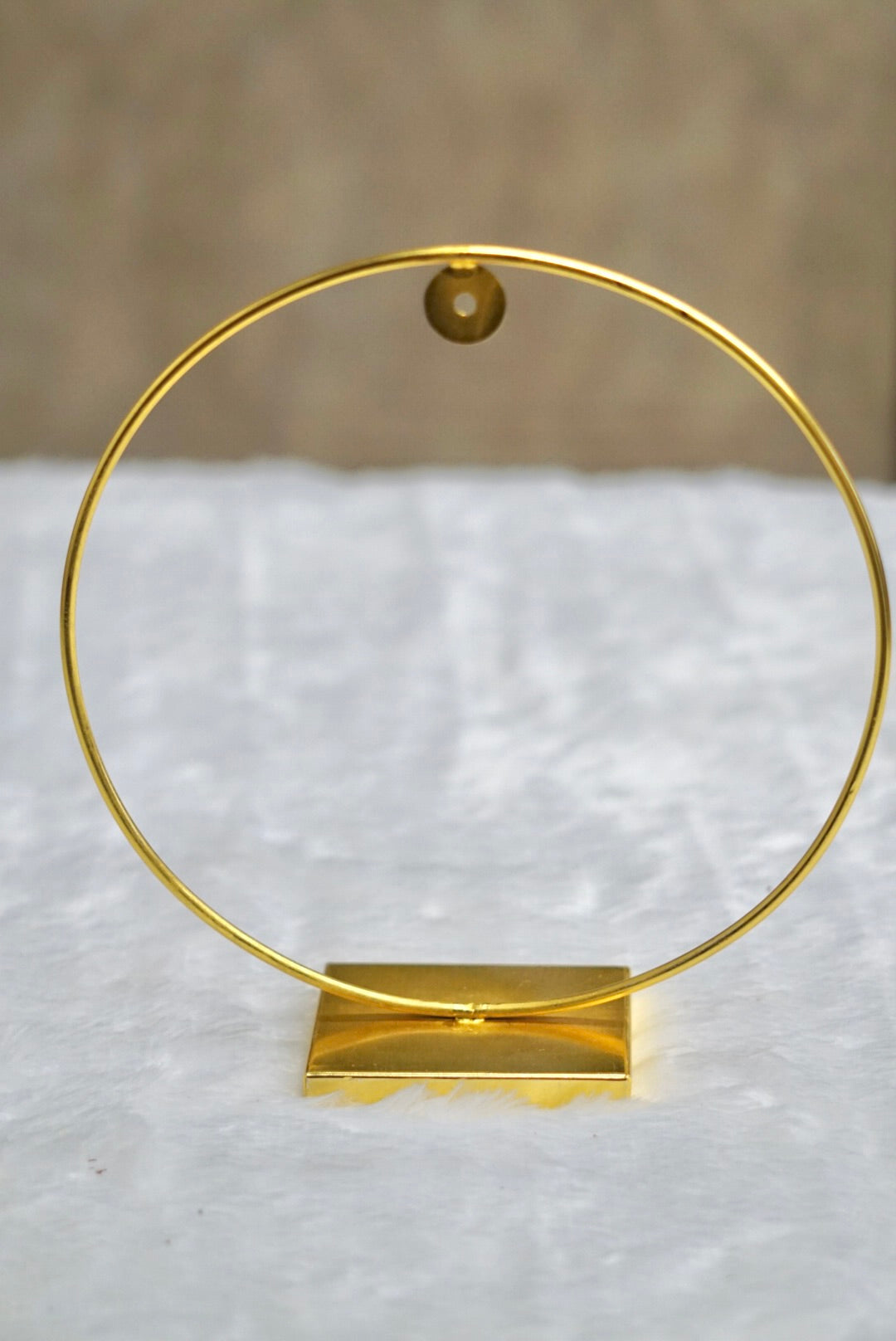 Gold Round Metal Hoop Stand