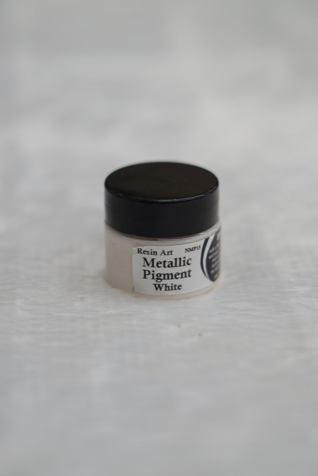 Opaque Metallic Pigment White