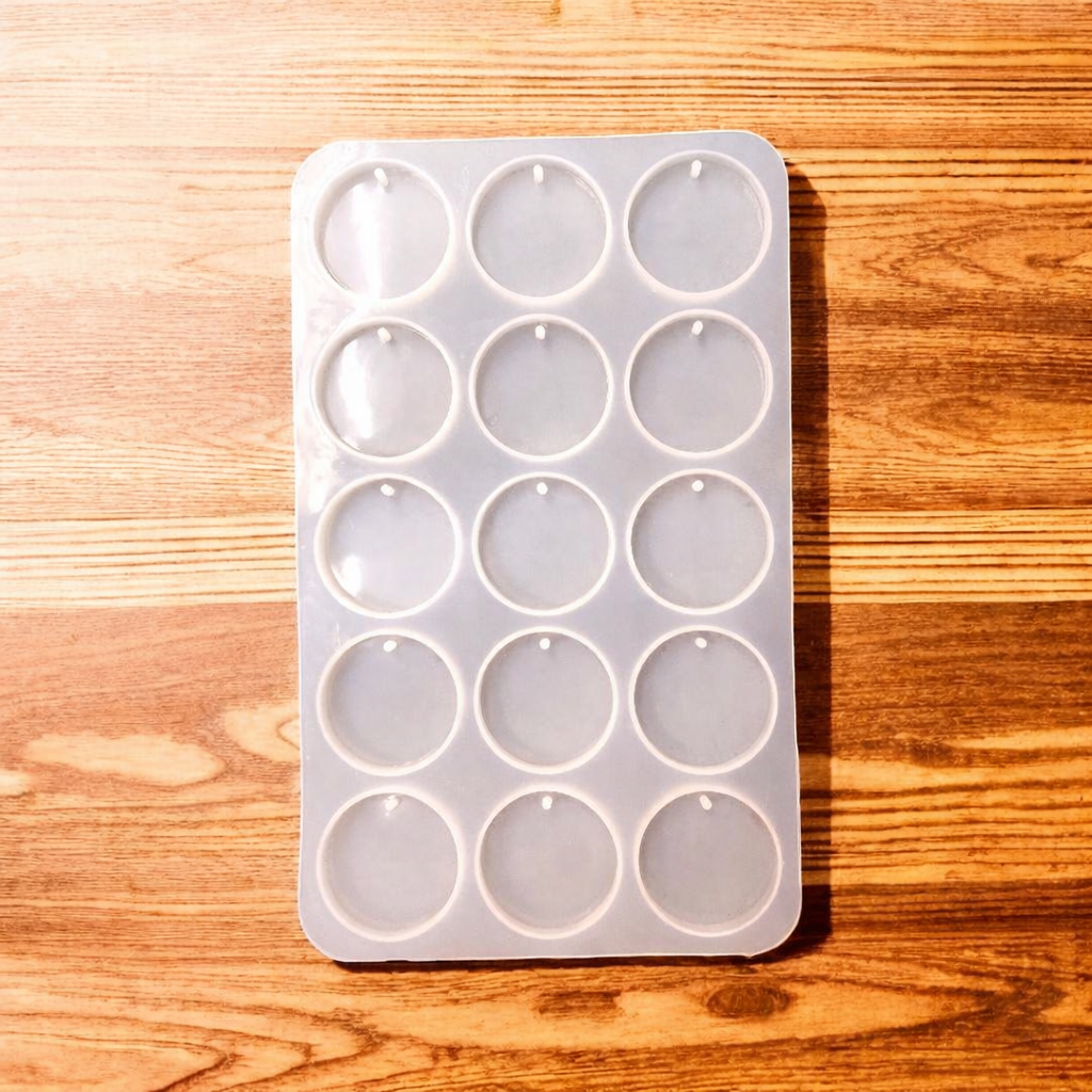 15 Cavity Round Pop Socket/Keychain Mould With Hole 02"
